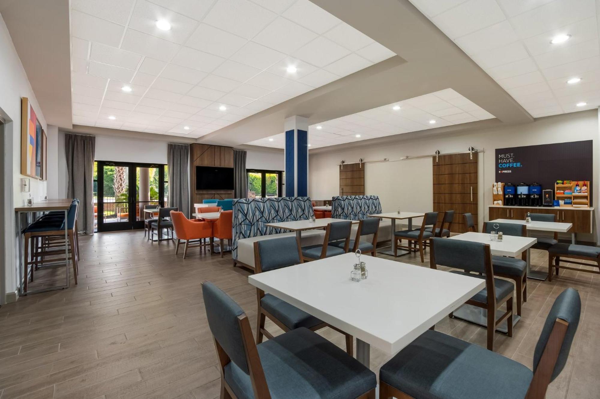 Holiday Inn Express & Suites Lexington By Ihg מראה חיצוני תמונה