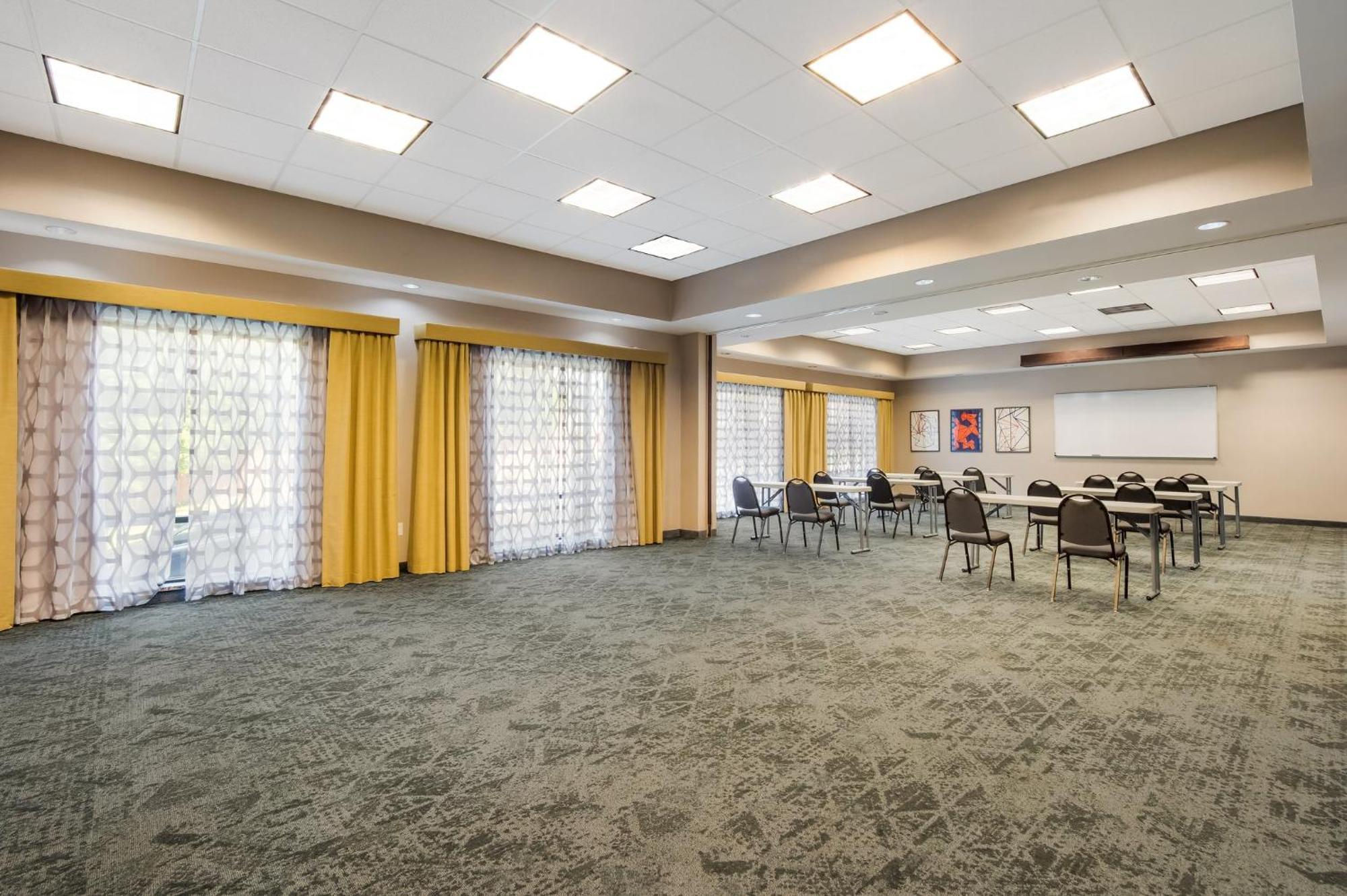 Holiday Inn Express & Suites Lexington By Ihg מראה חיצוני תמונה