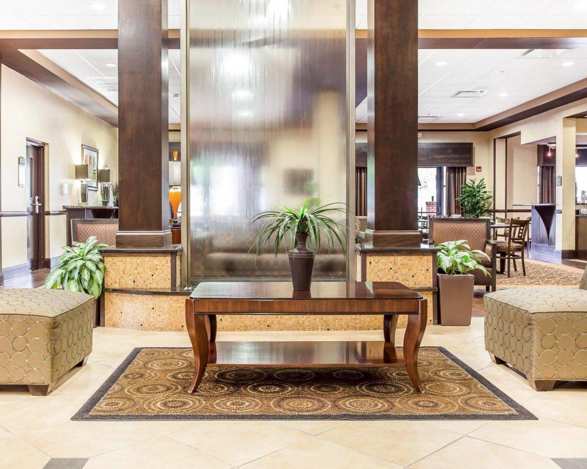 Holiday Inn Express & Suites Lexington By Ihg מראה חיצוני תמונה