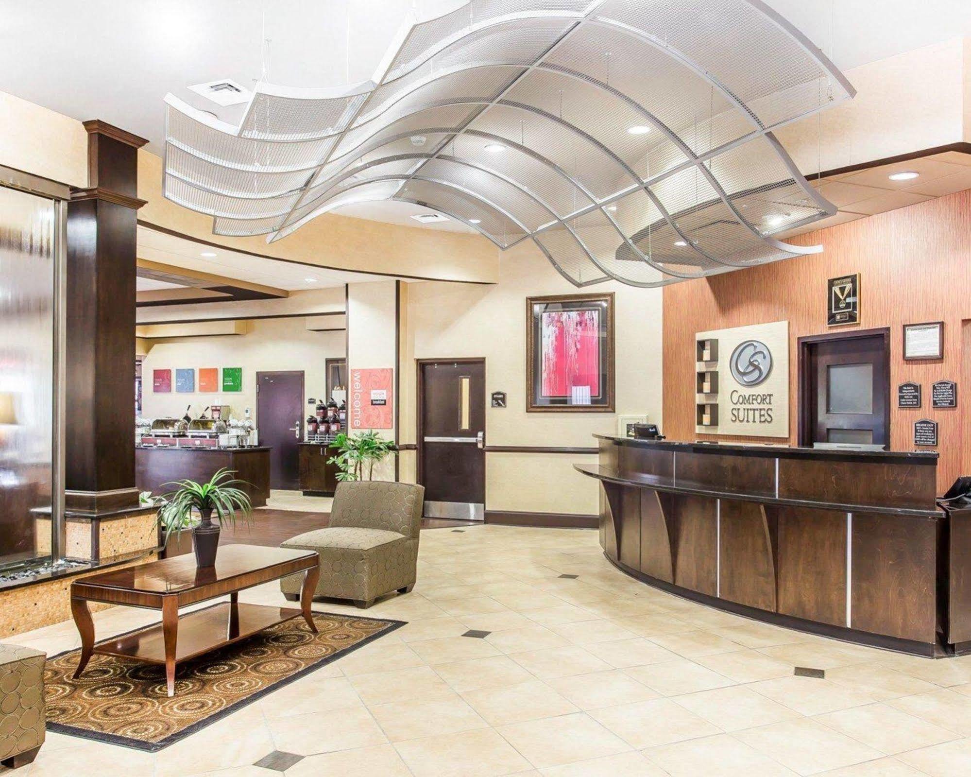 Holiday Inn Express & Suites Lexington By Ihg מראה חיצוני תמונה