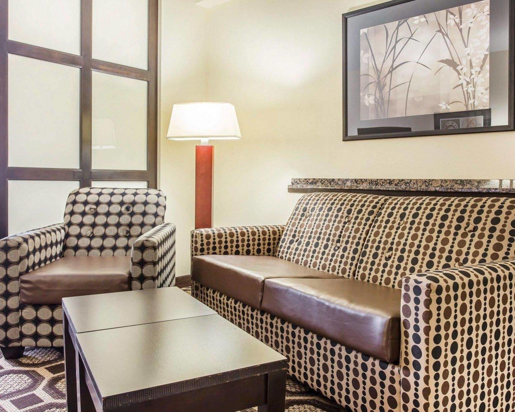 Holiday Inn Express & Suites Lexington By Ihg מראה חיצוני תמונה